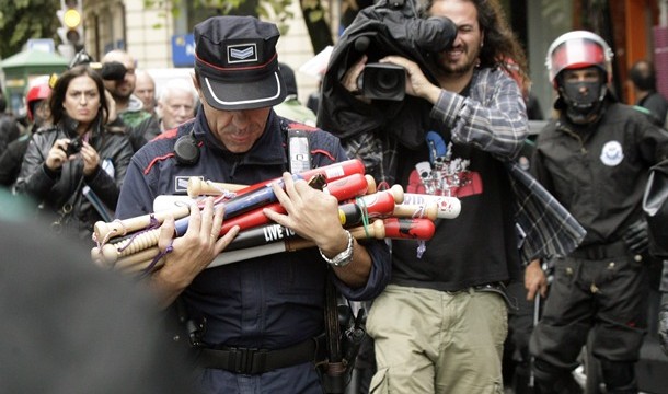 16 detenidos en Bilbao en los enfrentamientos tras un acto de grupos falangistas