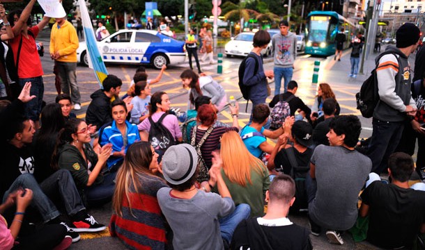 Casi 85.000 alumnos de Canarias secundan el tercer día de protesta por los recortes