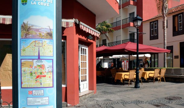Paneles de información turística erróneos y sin actualizar en Puerto de la Cruz