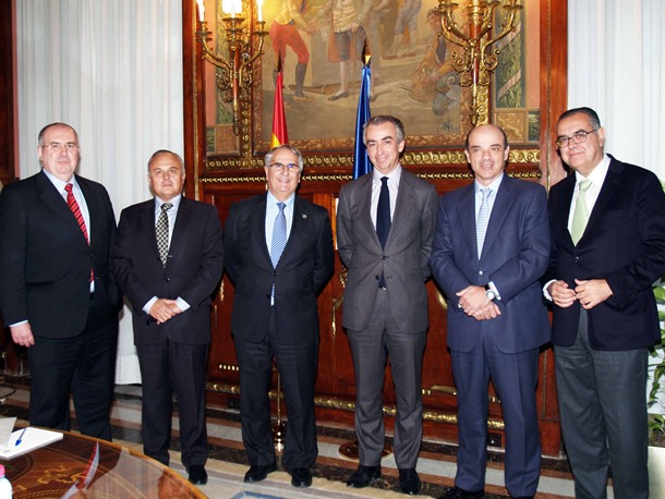 Los representantes de la CEOE-Tenerife y la CCE de Las Palmas se reunieron con el Secretario de Estado o de Hacienda, Miguel Ferré, y el director general de Tributos, Diego Martín. | DA