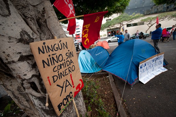 Imagen de la acampada ante Presidencia del Gobierno. | SERGIO MÉNDEZ