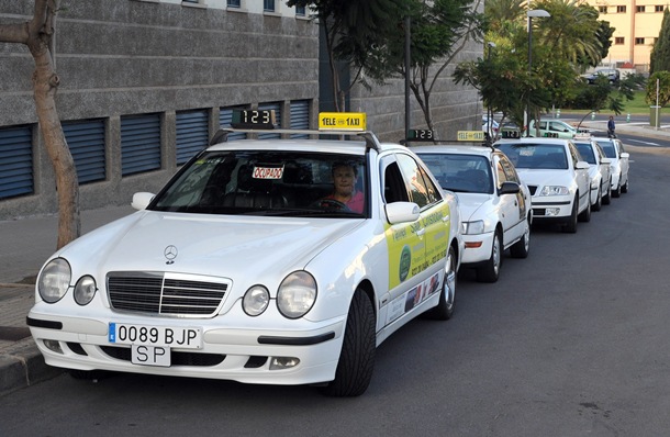 La UTAT se marcha de la Mesa del Taxi”. / S.M.