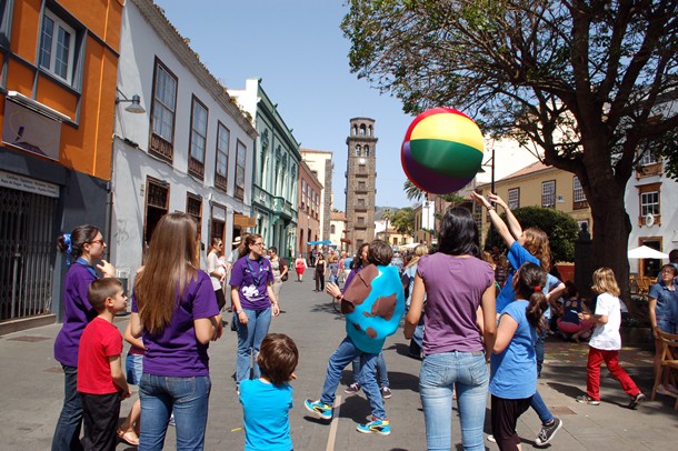 La Plaza de la Concepción acogió la celebración del Día de la Tierra. | DA