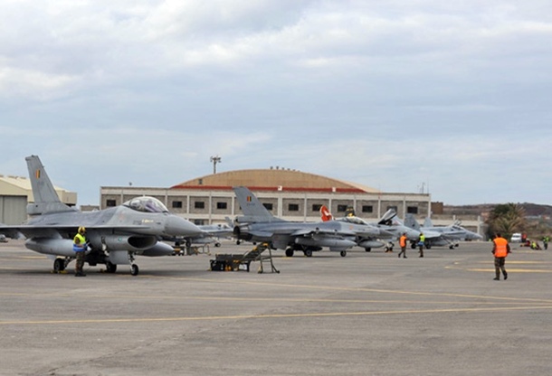 Varios aviones F-16 de la Fuerza Aérea de Bélgica en la Base deGando. | EJÉRCITO DEL AIRE.MDE.