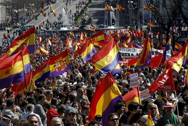 Manifestación a favor de la III República entre la Plaza de Cibeles (en la foto) y la Puerta del Sol. | EFE