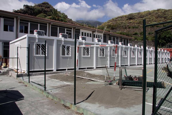 Educación está tratando de reducir el número de aulas modulares en los centros escolares de las Islas. | DA