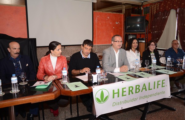 La familia de la lucha agradece el respaldo de la empresa Herbalife. | SERGIO MÉNDEZ