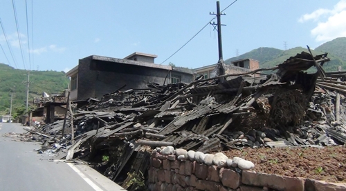 El terremoto de China ha dejado al menos cien muertos. / EFE