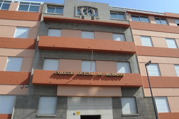 Fachada del Colegio de Médicos de Tenerife