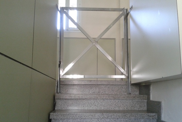 Hospital Febles Campos puerta escalera