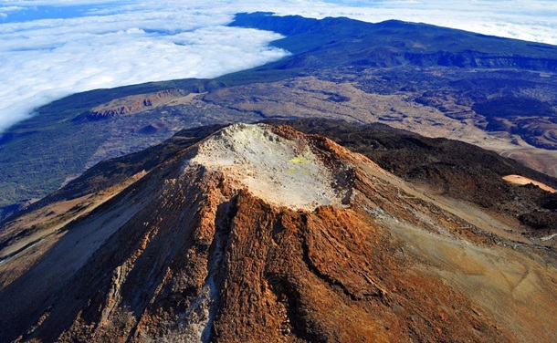 Vista del Pico del Teide y su cráter, 