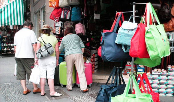 La venta ambulante: un suplicio para CC-PP y los comerciantes portuenses