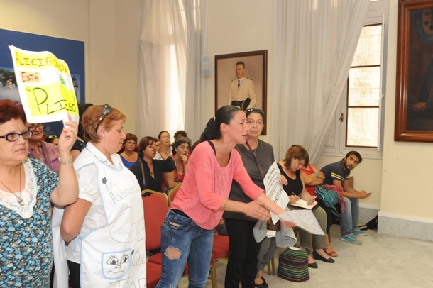 Comision Asuntos Sociales Ayuntamiento Santa Cruz Sonia Fernández  extrabajadora de Mararia