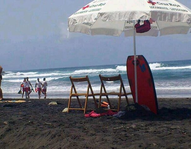 Playa de Almaciga Cruz Roja