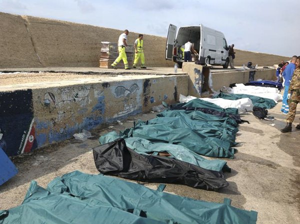 Más de 80 personas han perdido la vida en el naufragio de un barco frente a las costas de Lampedusa