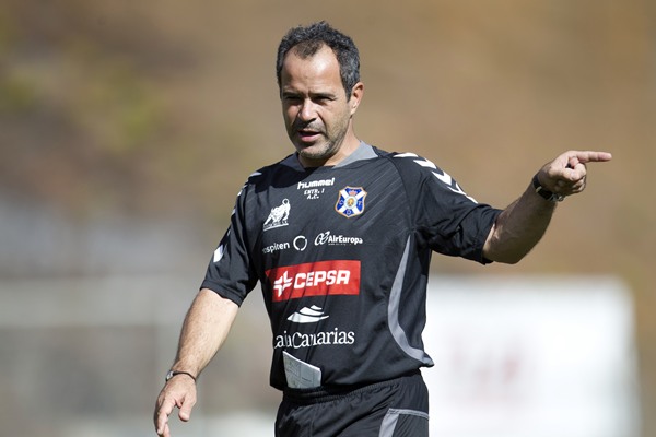 El entrenador blanquiazul, Álvaro Cervera