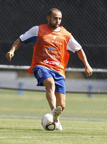 Chechu Flores en el entrenamiento del Tenerife.