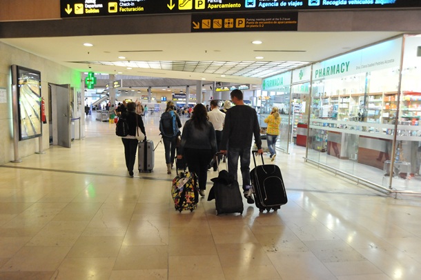 pasajero viaje aeropuerto emigracion