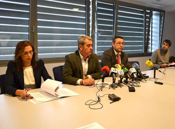 Marta Arocha, Aurelio Abreu y Miguel Ángel Pérez, ayer en rueda de prensa, en la sede del IASS. | DA