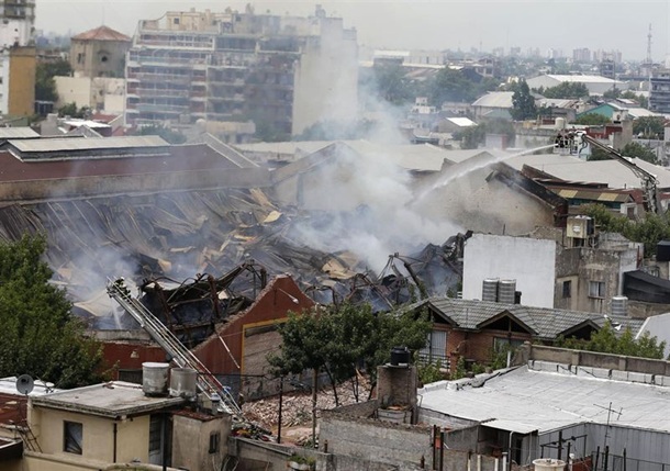 incendio y derrumbe Barracas Buenos Aires