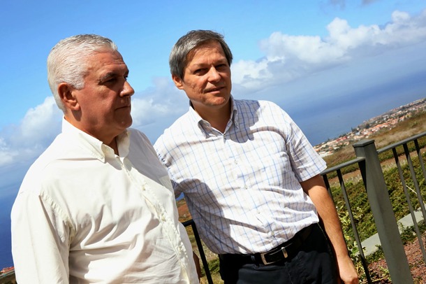 Dacian Ciolos y Juan Ramón Hernández