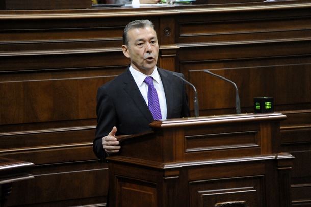 El presidente del Gobierno de Canarias, Paulino Rivero,