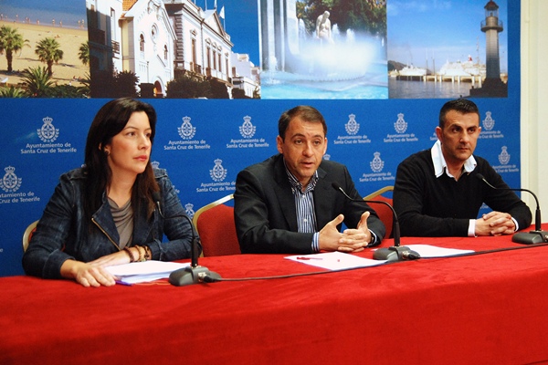 Alicia Álvarez, José Manuel Bermúdez y Fran Baute, ayer en rueda de prensa en Santa Cruz. / DA