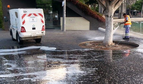 Santa Cruz de Tenerife pondrá sanciones de entre 500 y 2.000 euros por ensuciar calles y mobiliario público