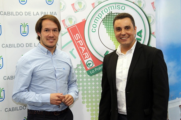 Mariano Hernández, consejero de Deportes del Cabildo, junto a José Gabriel Barreto, director de SPAR. / DA