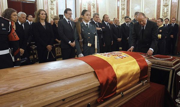 El rey ha reconocido la enorme pena que siente por la muerte de Suárez. / REUTERS