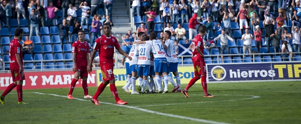 Imágenes de la victoria del CD Tenerife ante el CD Numancia. | FRAN PALLERO