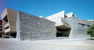 Un ejemplo de edificio propiedad del Gobierno de Canarias y que está en Santa Cruz es el de Presidencia. / DA