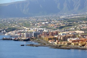 Cinco comunidades autónomas representan el 94% de la demanda de alquiler vacacional en febrero, entre ellas Canarias y Baleares. / S.M.
