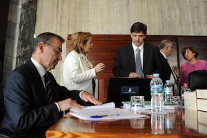 Paulino Rivero (en la foto, durante un Consejo), ha decretado agilizar la actividad legislativa prevista. / DA