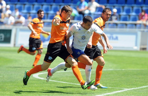 Los vascos lograron ser campeones de Segunda B tras derrotar al CD Tenerife en la eliminatoria final. / S. MÉNDEZ