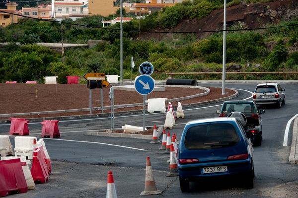 Imagen de la rotonda que servirá de enlace entre la autovía del Norte y la nueva carretera del anillo insular. / FRAN PALLERO