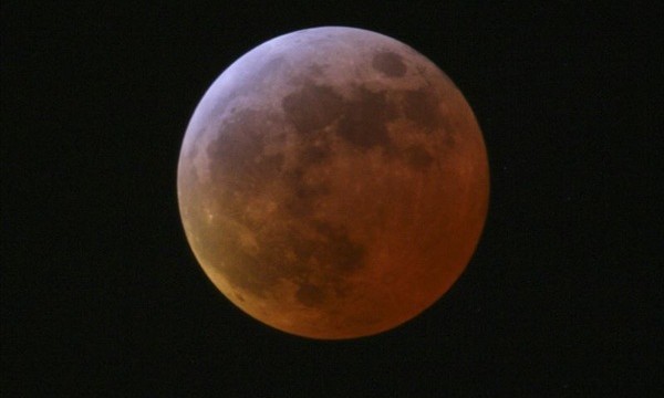 La luna teñida de rojo pudo verse en gran parte de América