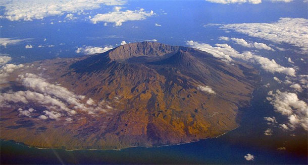 Involcan registra un incremento en la emisión de CO2 a la atmósfera por el volcán Pico do Fogo (Cabo Verde)