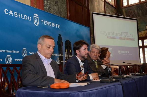 Medina, Alonso, García y Pérez, ayer durante la presentación del boletín. | DA