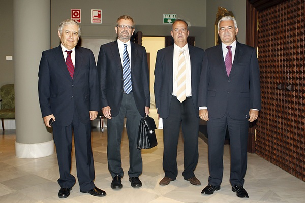 Parte de los miembros del Consejo Consultivo de Canarias. / S. MÉNDEZ