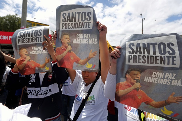 Juan Manuel Santos es el gran favorito para imponerse en la segunda vuelta de las elecciones. / reuters