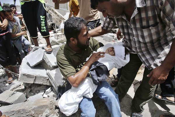 Las bombas del ejército de Israel han matado, al menos, a 33 niños. | REUTERS