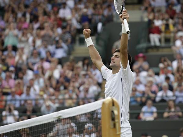 l tenista serbio Novak Djokovic ha conquistado este domingo su segundo Wimbledon tras imponerse en cinco sets al suizo Roger Federer