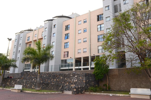 Las conocidas como las 108 viviendas de San Pío X están en el barrio de Ofra. | SERGIO MÉNDEZ