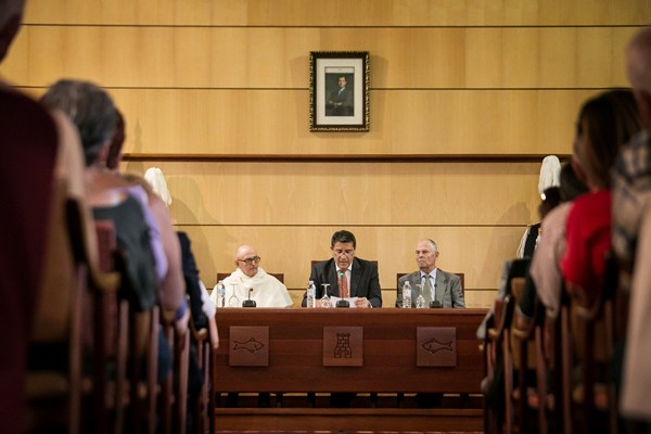 El acto del pregón tuvo lugar en el salón de plenos del Ayuntamiento de Candelaria. | ANDRÉS GUTIÉRREZ