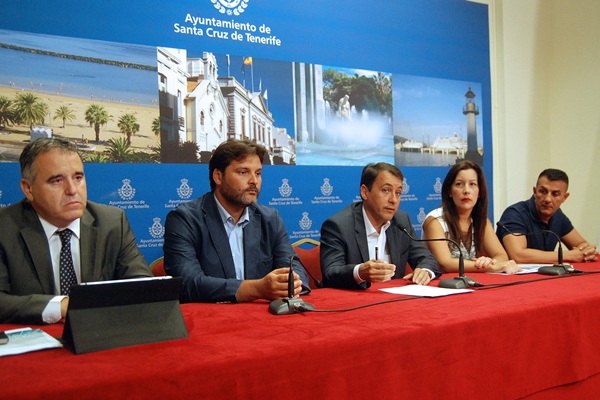 José Manuel Fernández (i), José Ángel Martín, José Manuel Bermúdez, Alicia Álvarez y Fran Bautista. / DA