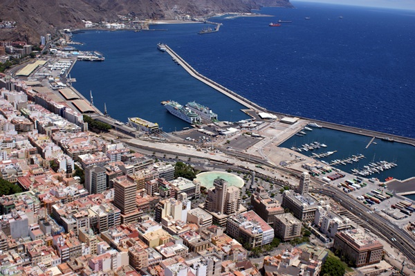 Vista aérea del puerto de Santa Cruz de Tenerife. / DA