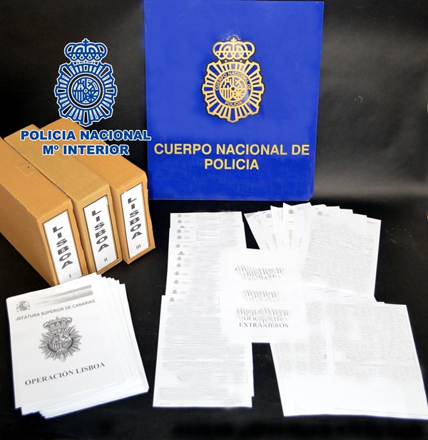 Imagen de la documentación incautada por el Cuerpo Nacional de Policía. / DA
