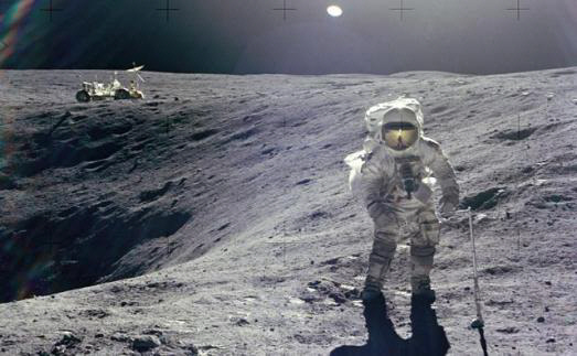 Charlie Duke, durante su paseo lunar en abril de 1972. / REUTERS