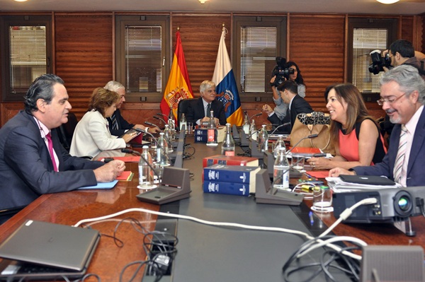 Reunión del Consejo de Gobierno, ayer en Las Palmas de Gran Canaria. / DA